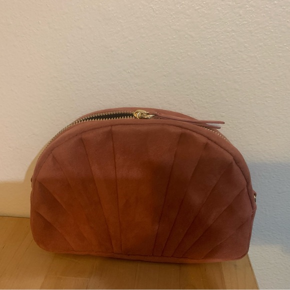 Express shell shaped clutch bag - Picture 4 of 4